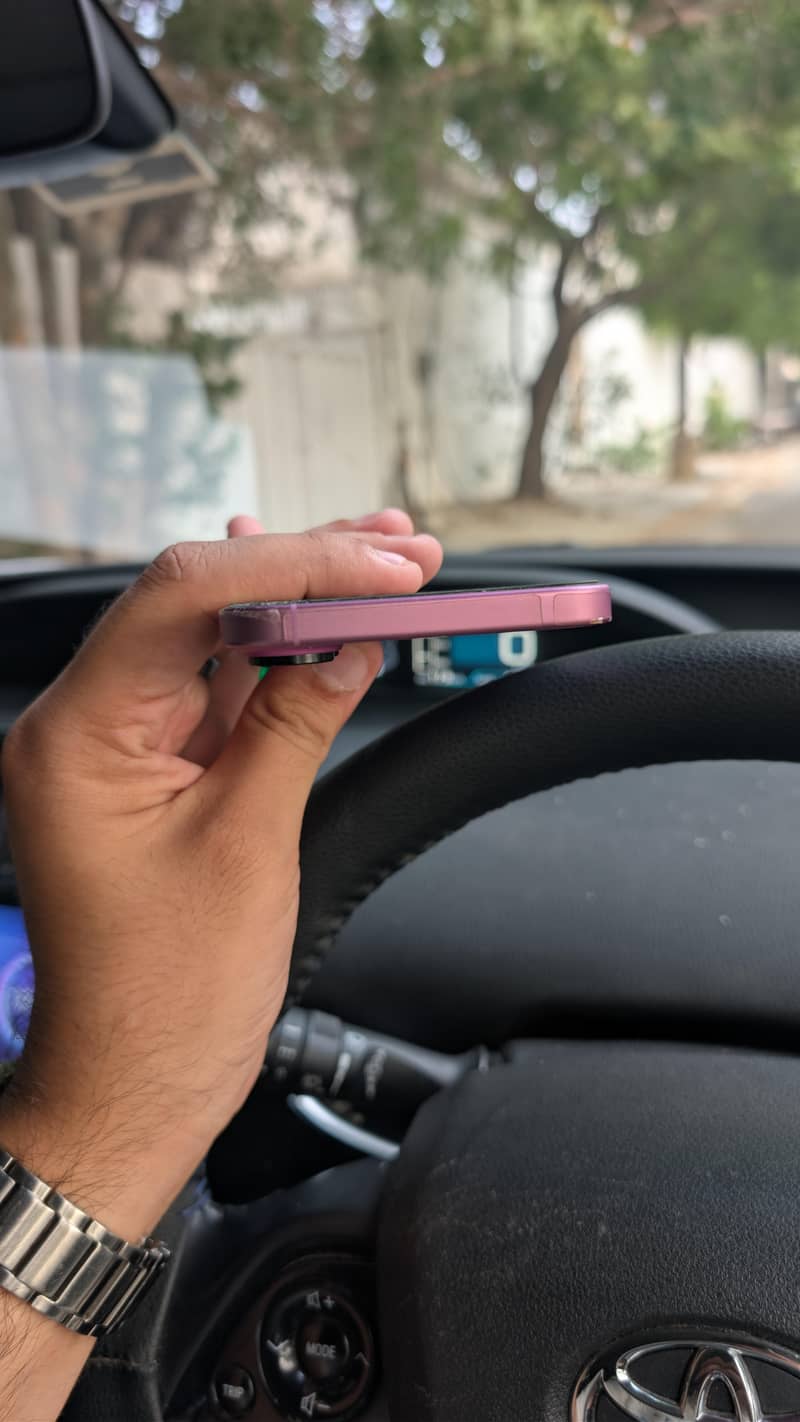Apple iPhone 16 Plus 1