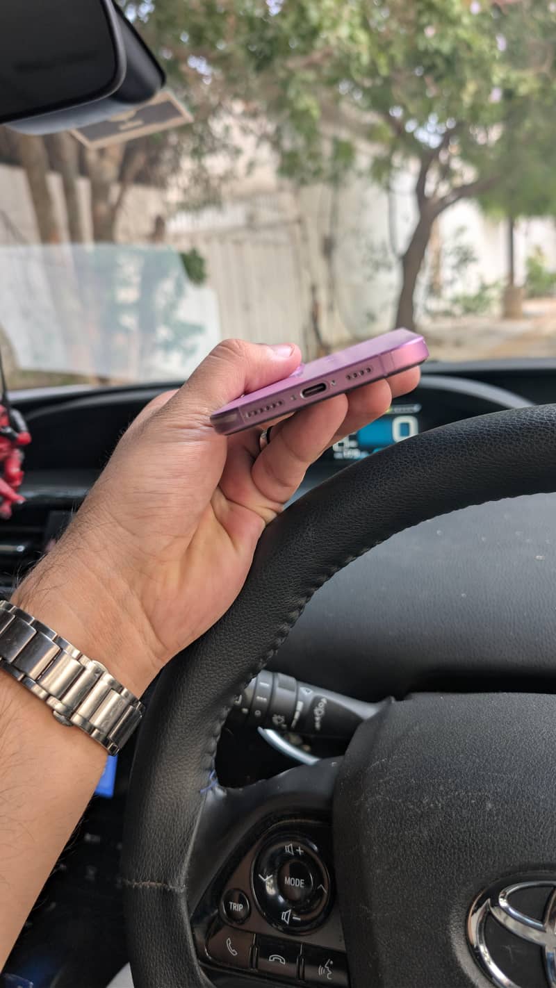 Apple iPhone 16 Plus 2