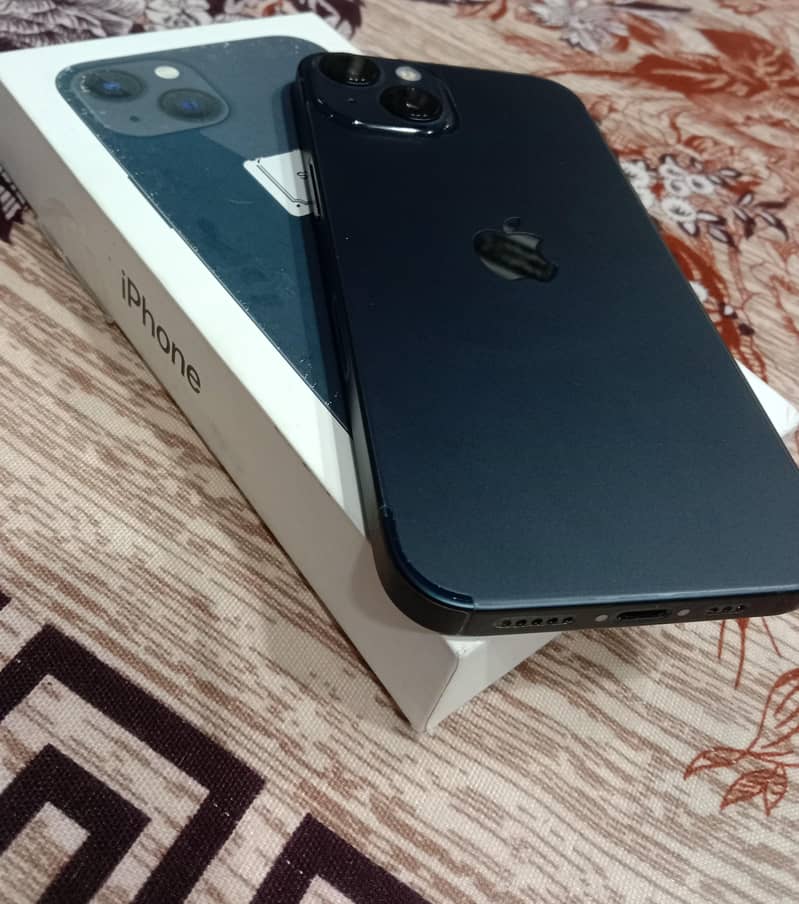 Apple iPhone 13 4
