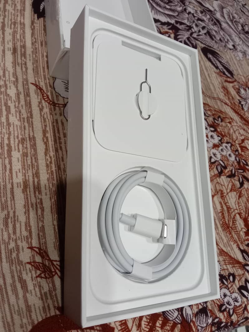 Apple iPhone 13 7