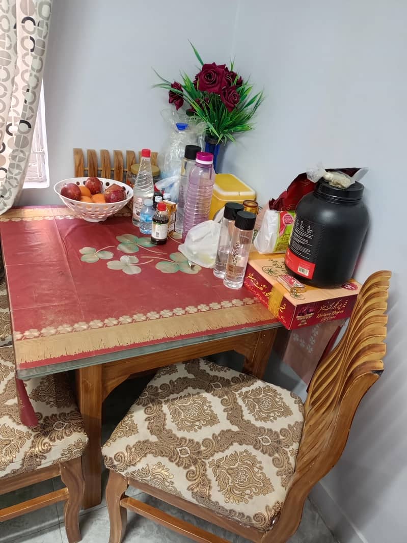 4 seater dining table 3