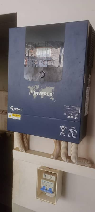 Inverex 2.5KW Veyron 2