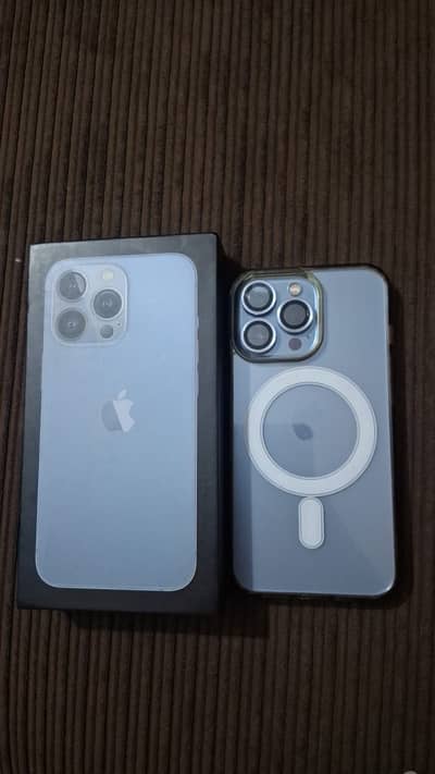 Apple iPhone 13 Pro 256gb  (with box)