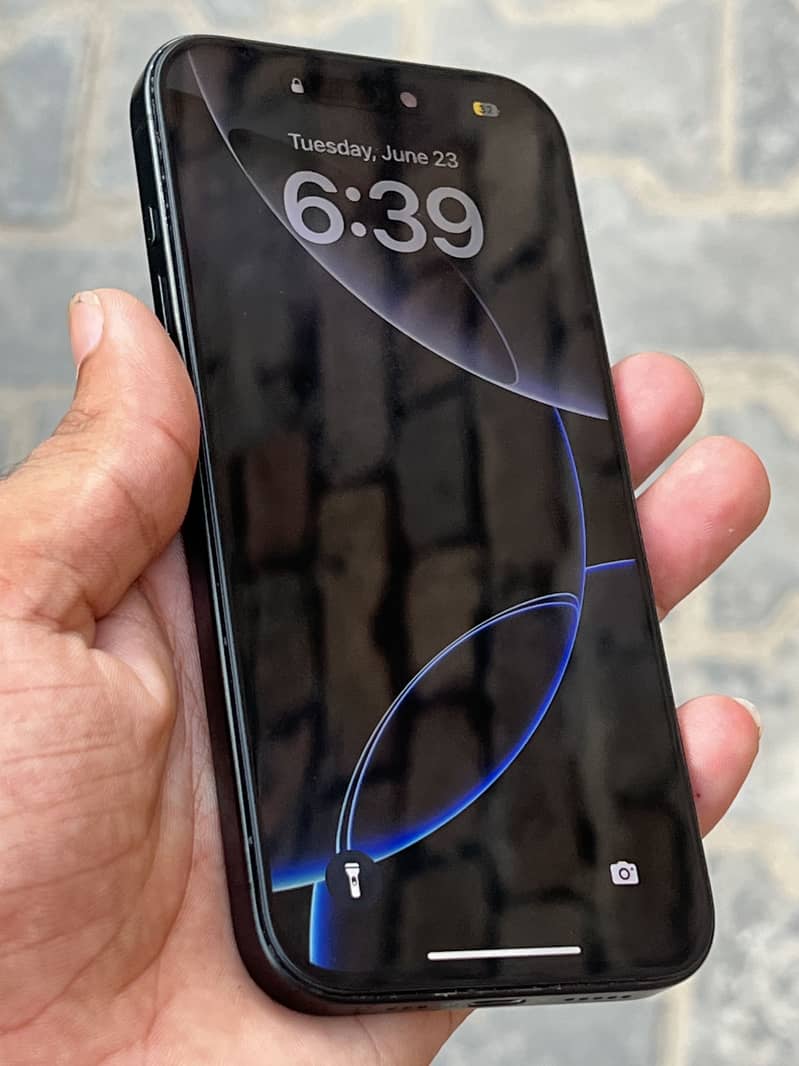Apple iPhone 15 Pro 1