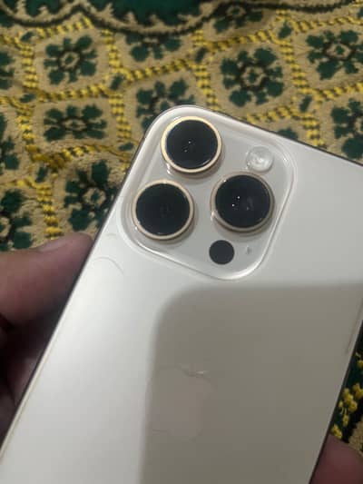 Apple iPhone 16 Pro