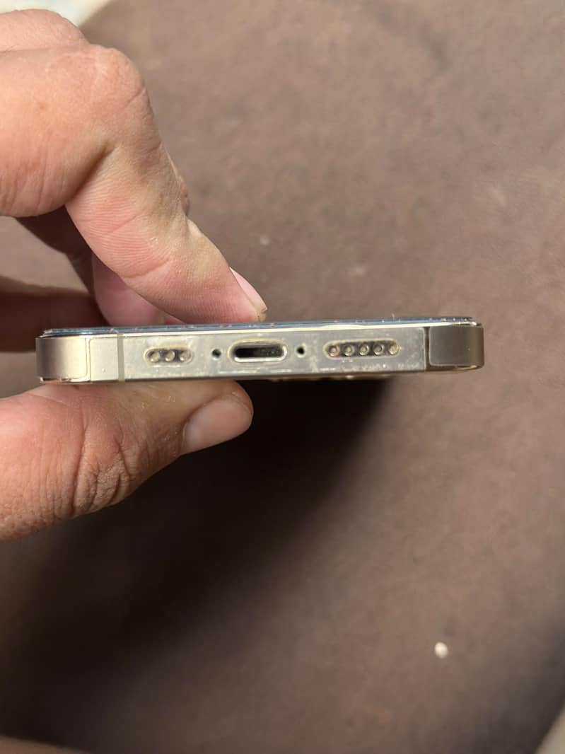 Apple iPhone 13 Pro 1