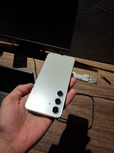 Samsung S24