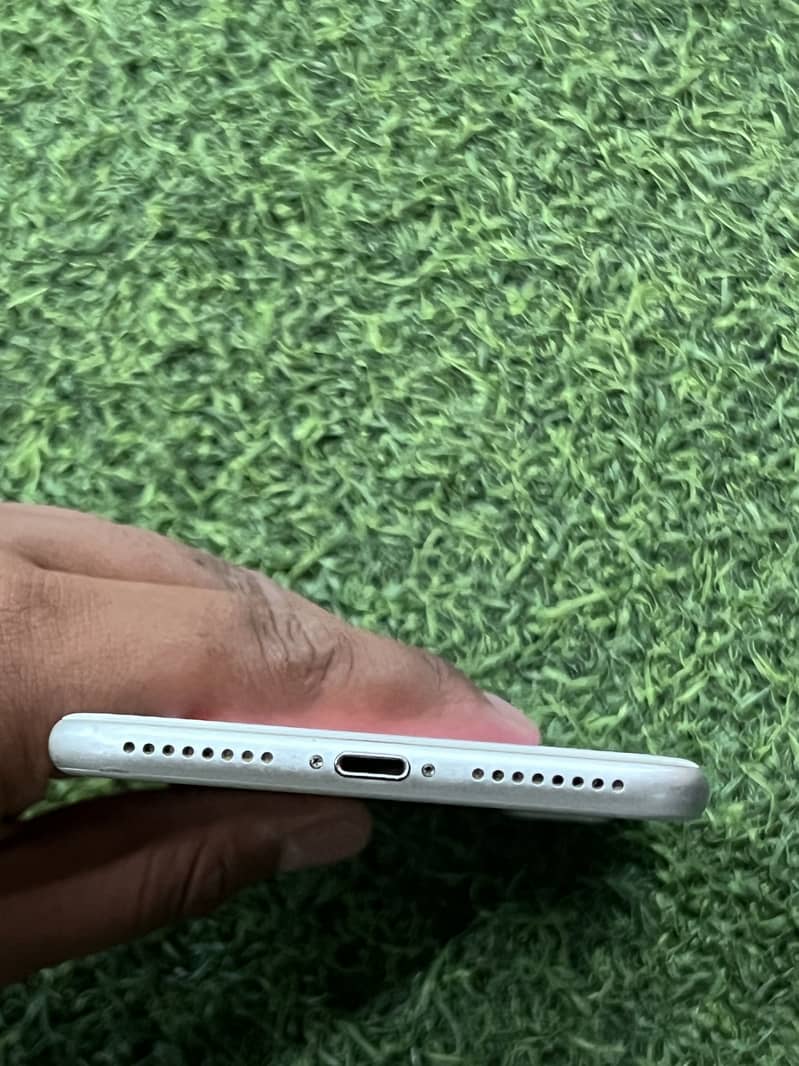 Apple iPhone 7 Plus 1