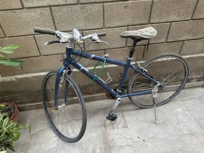 Giant Hybrid Bicycle