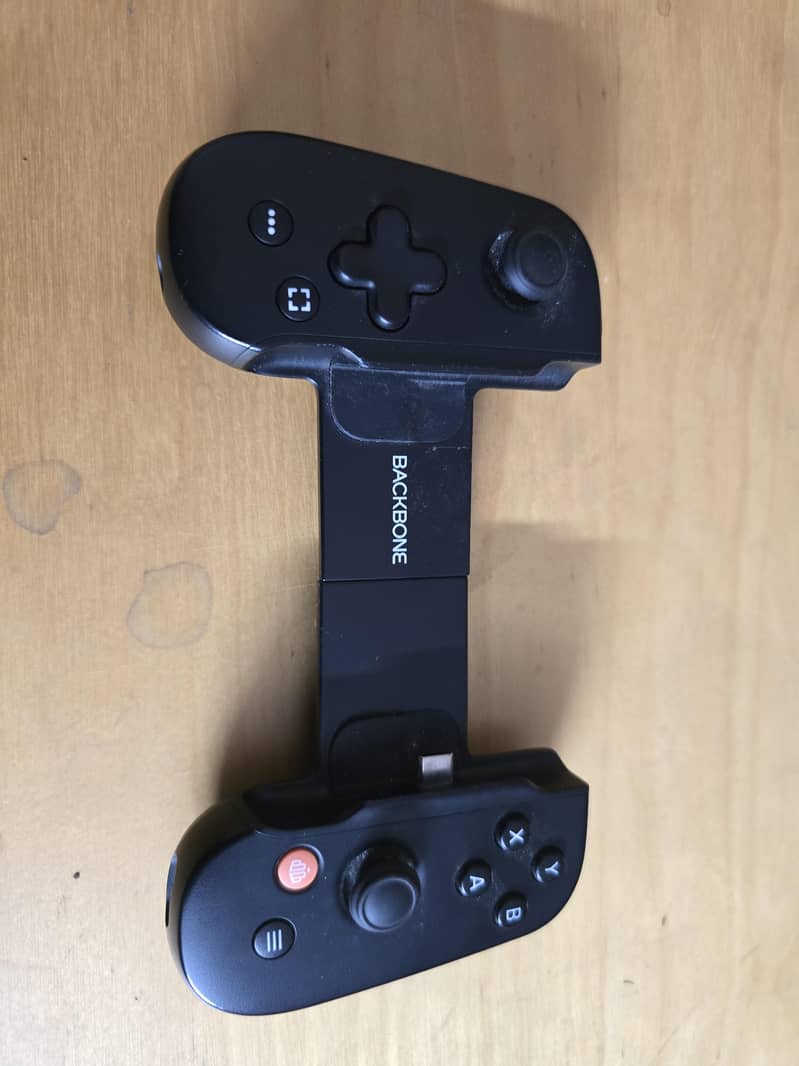 Backbone One Mobile Gaming Controller 3