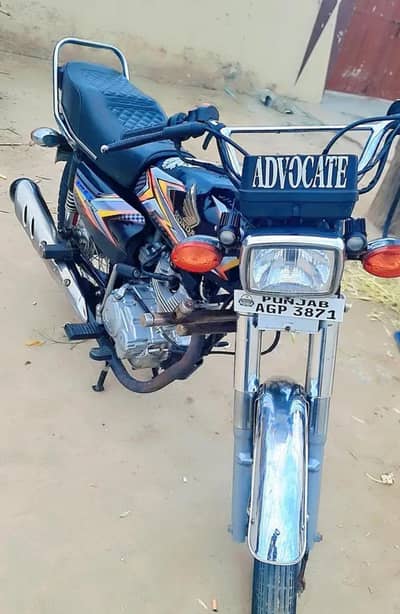 Honda 125 Black in Good Condition