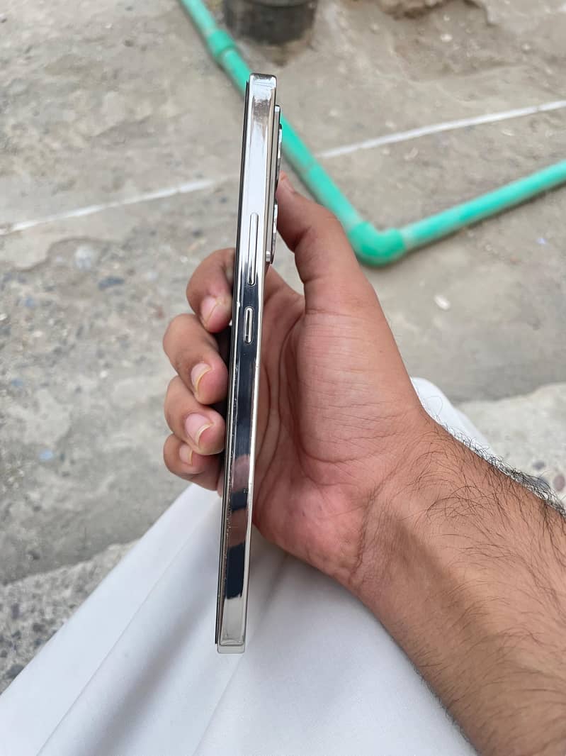 Infinix Note 40 5