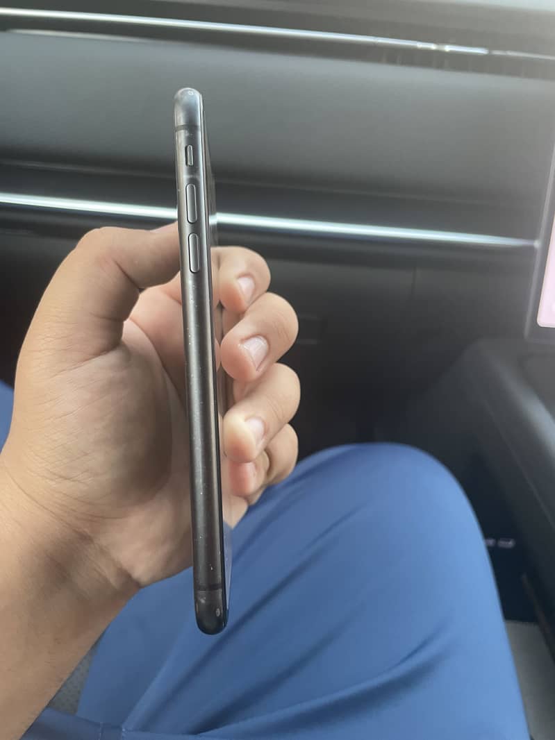 Apple iPhone 11 0