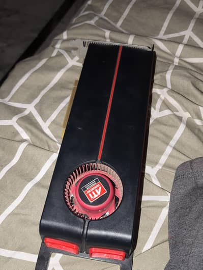 Amd Ati Radeon HD 5870 (1gb gddr5 256bit)