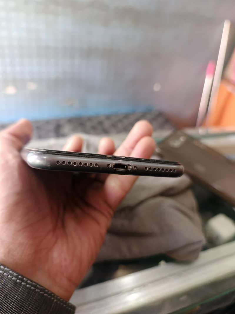 Apple iPhone 8 Plus 2