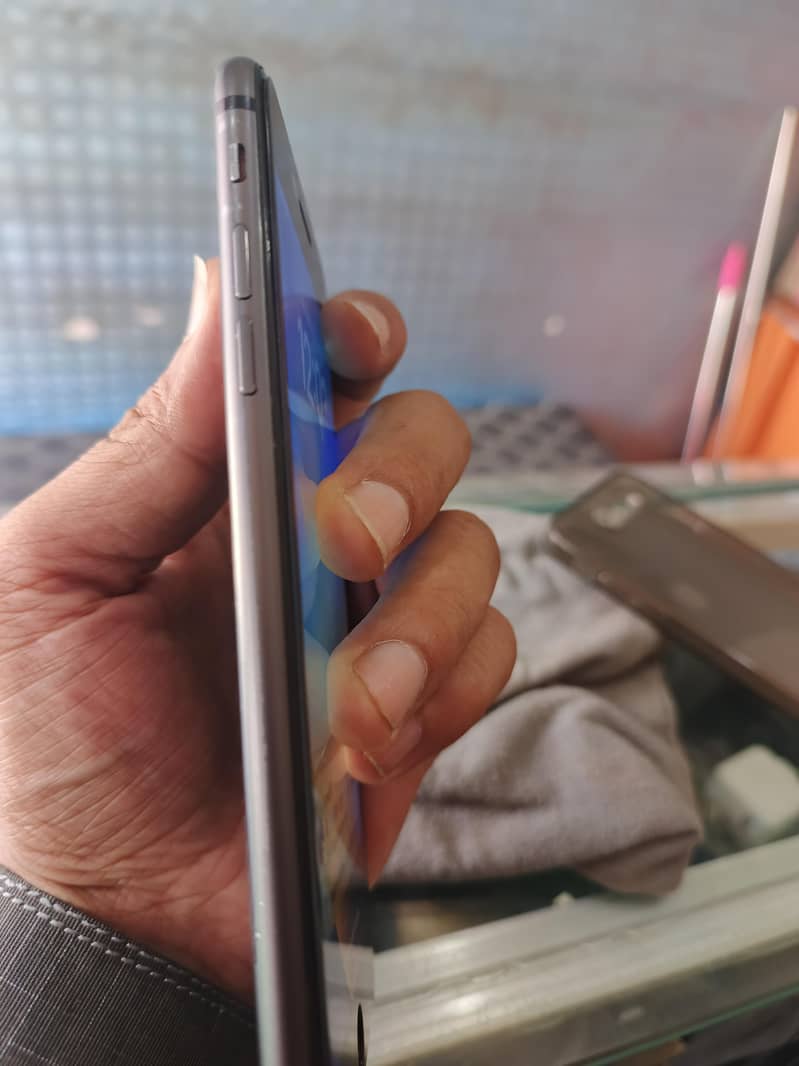 Apple iPhone 8 Plus 3