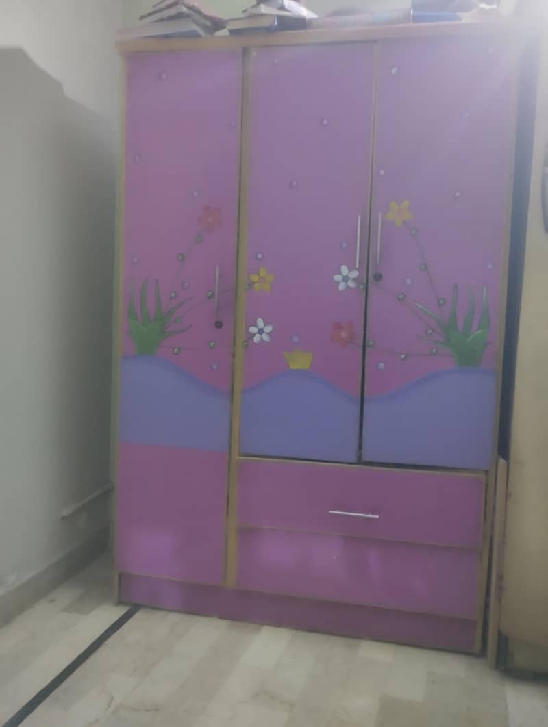 wardrobe 0