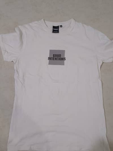 02 SHIRT 01 JEANS Outfitters Almost unused