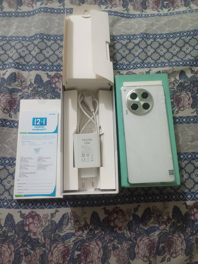 Tecno CAMON 30 0