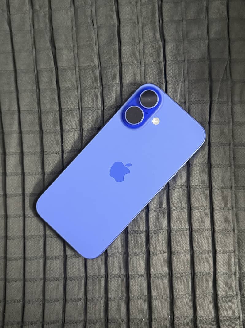 Apple iPhone 16 0
