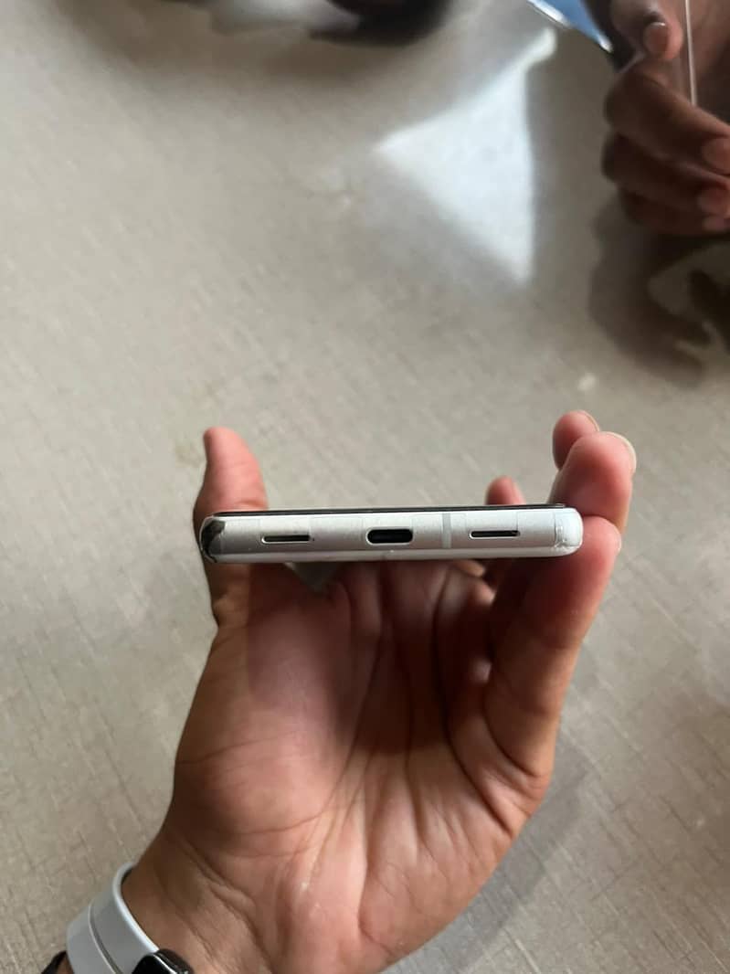 Google Pixel 7a 2