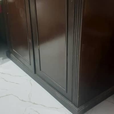 Urgent Sale – Pure Chenone Wood Wardrobe | Home Shifting
