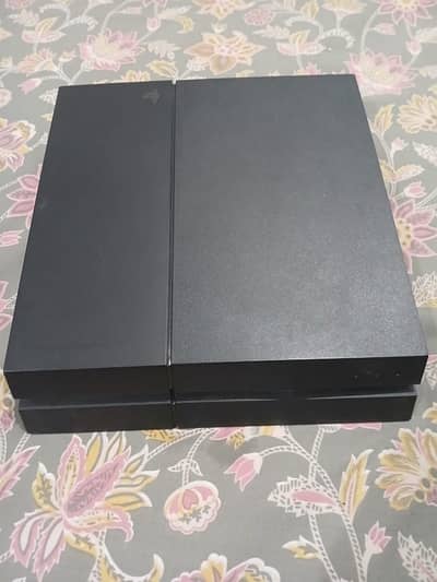 PlayStation PS4 Fat 500Gb with one Controller