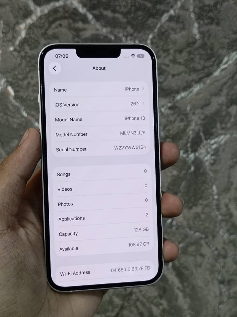 Apple iPhone 13 2