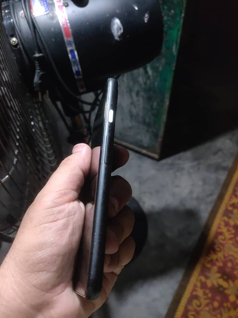 Google Pixel 4 3