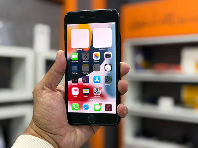 Apple iPhone 7 Plus 1