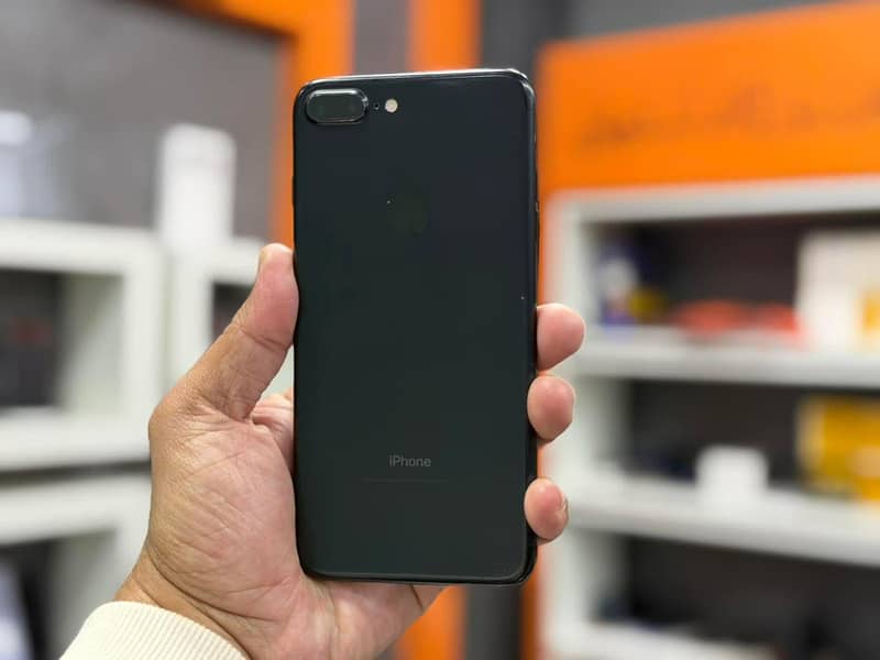 Apple iPhone 7 Plus 2
