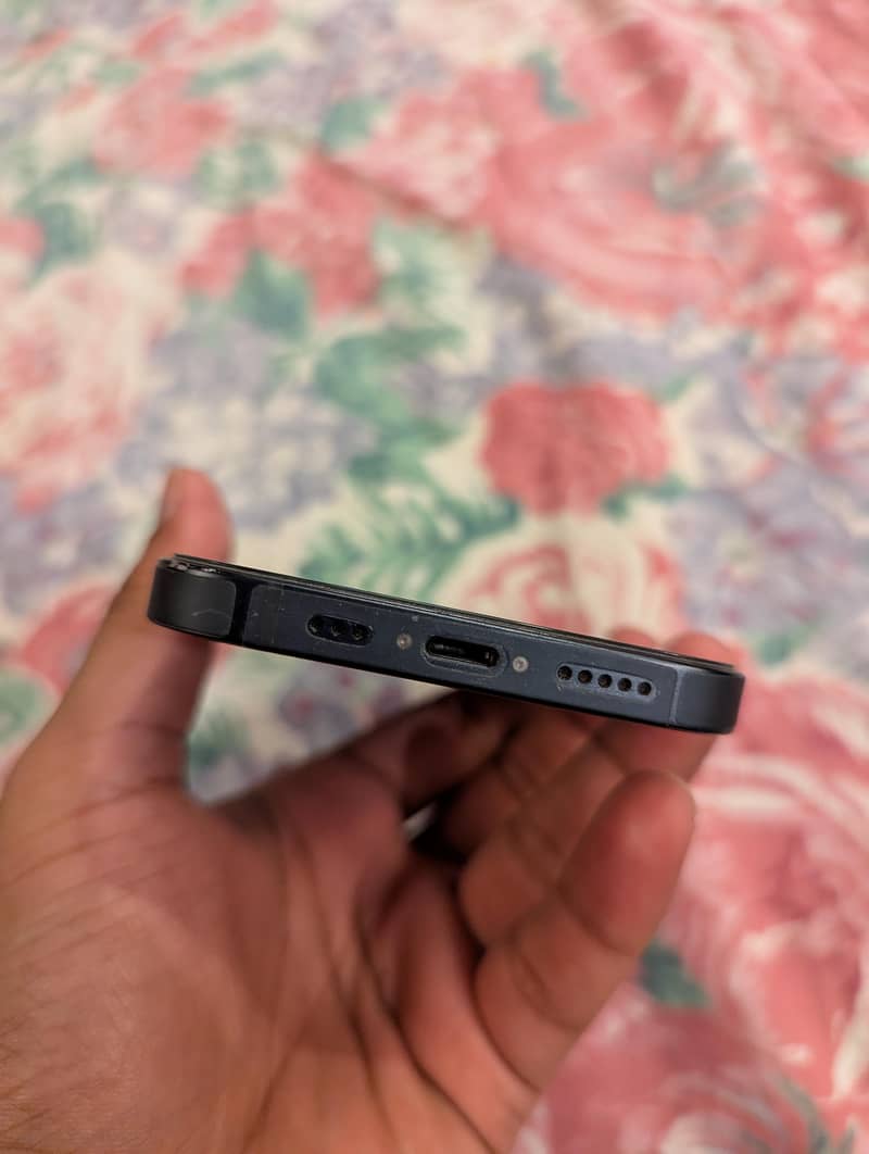 Apple iPhone 13 1