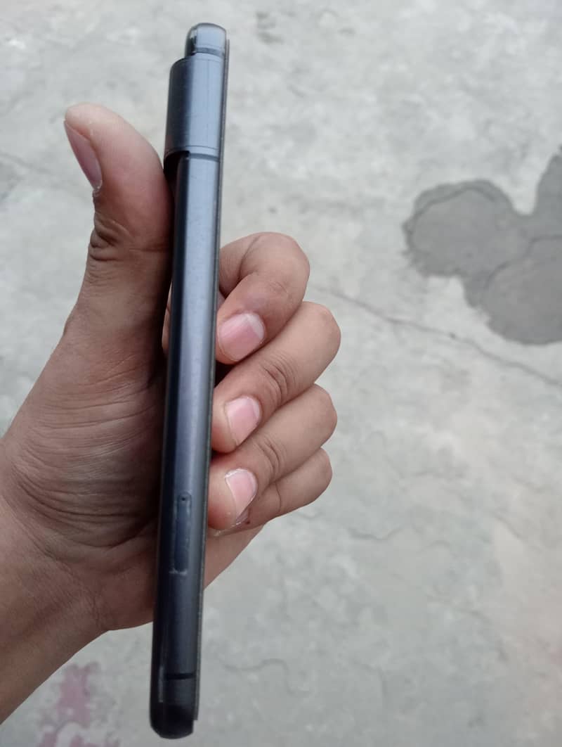 Google Pixel 8 4