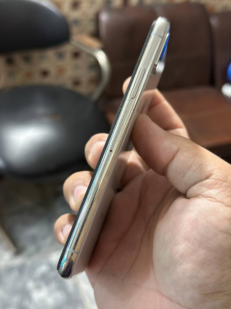 Apple iPhone X 2