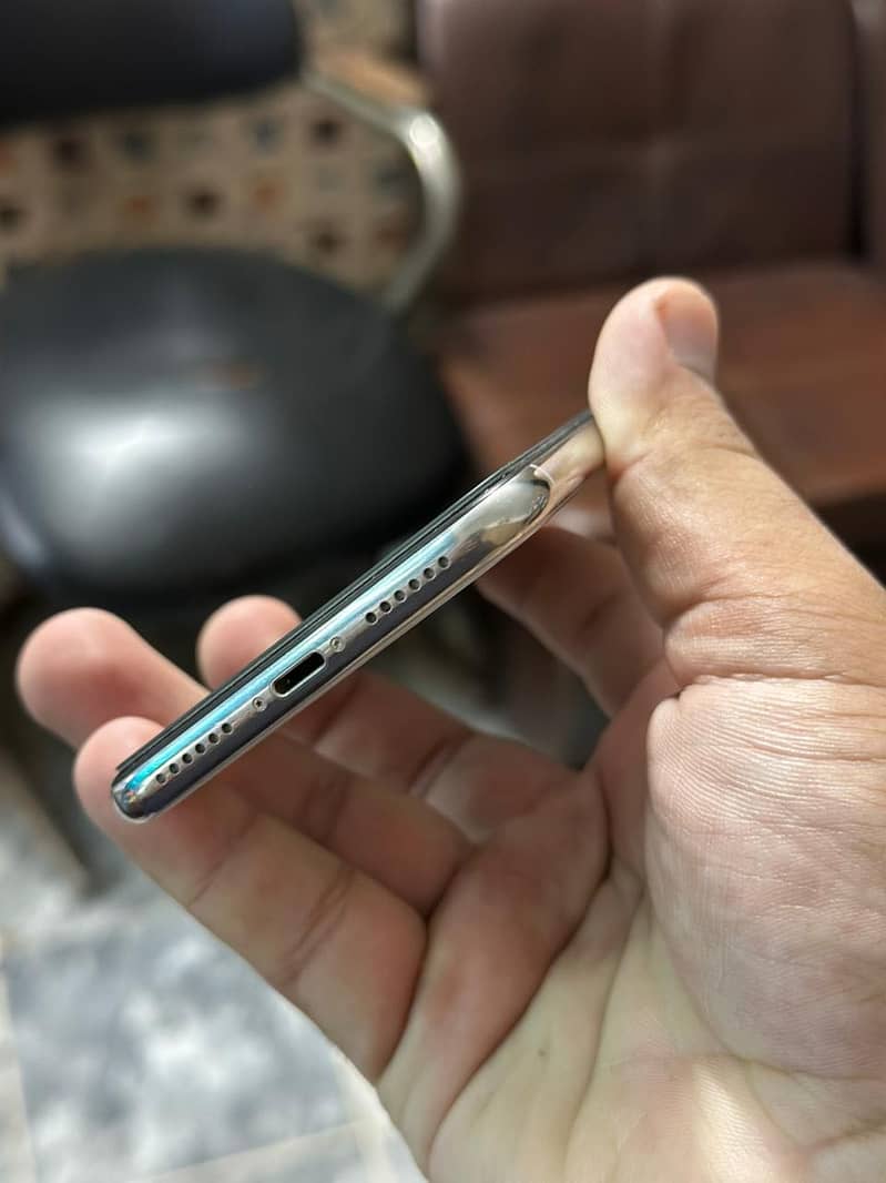 Apple iPhone X 12