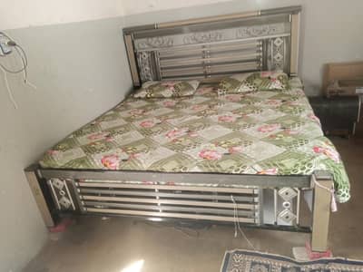 bed matrix samet aur almari teen dor wali