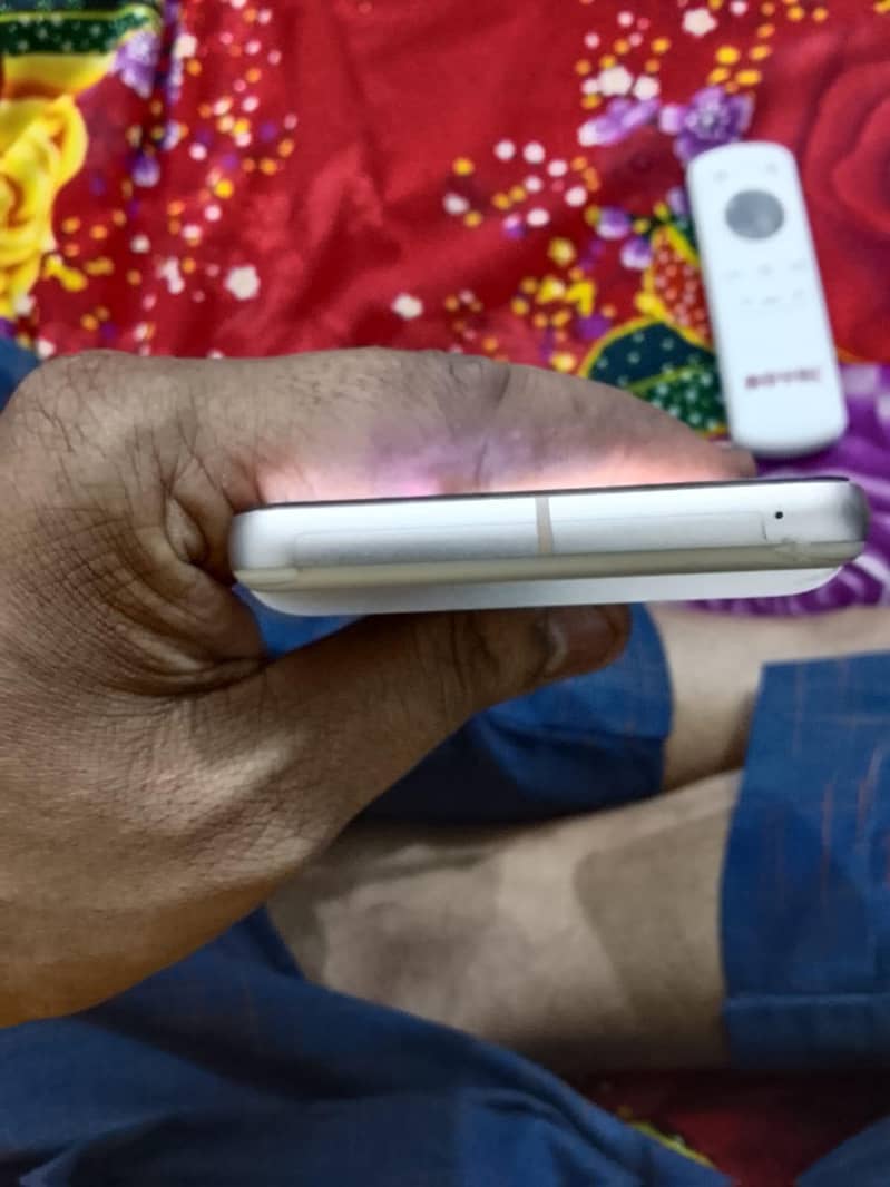Google Pixel 8 6