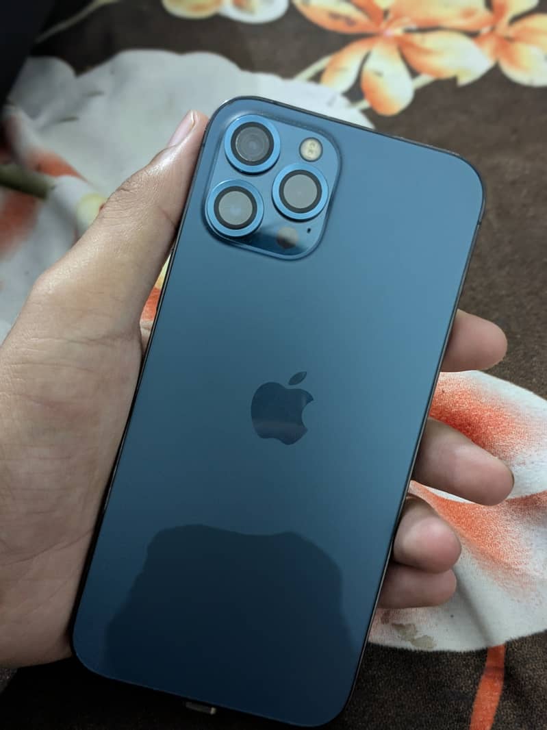 iPhone 12 Pro Max 4