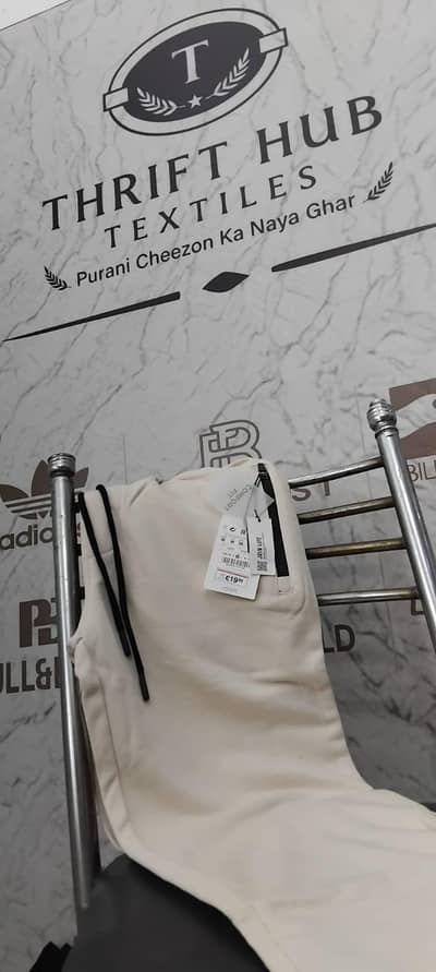 export quantity Trousers and shorts