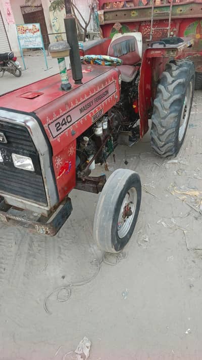 Massey Ferguson 240