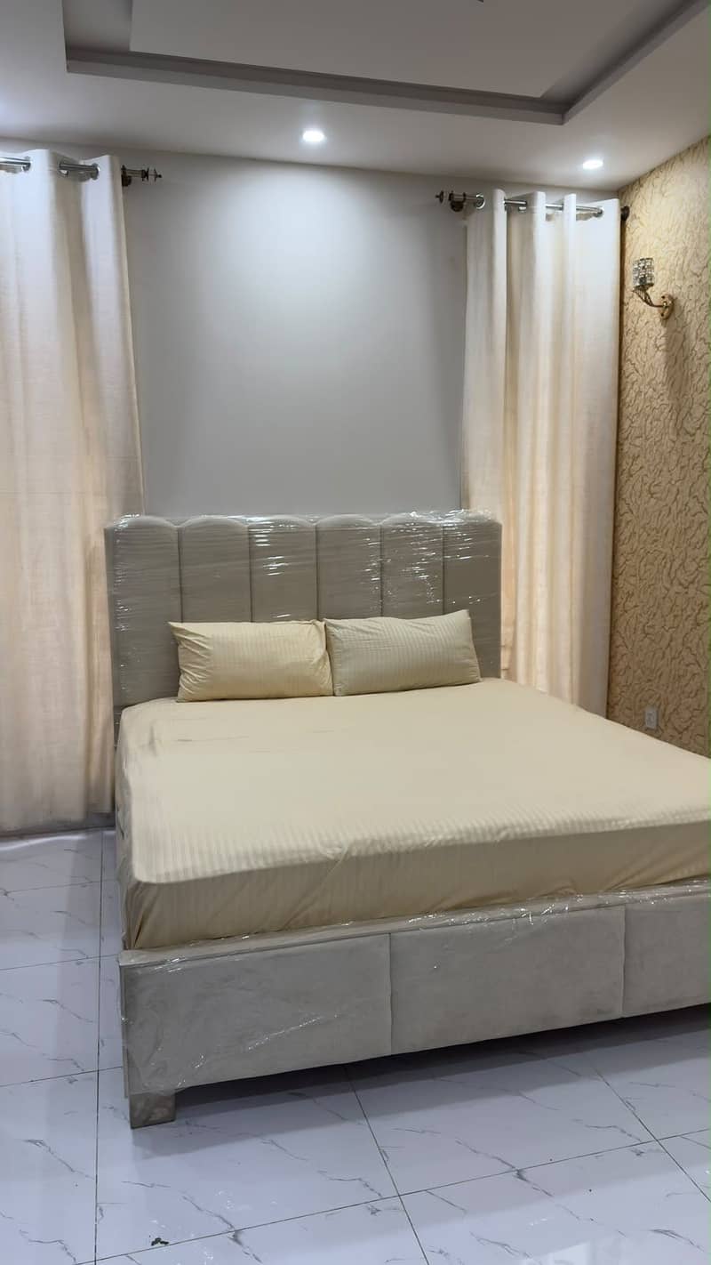 Bed & Sofa 0