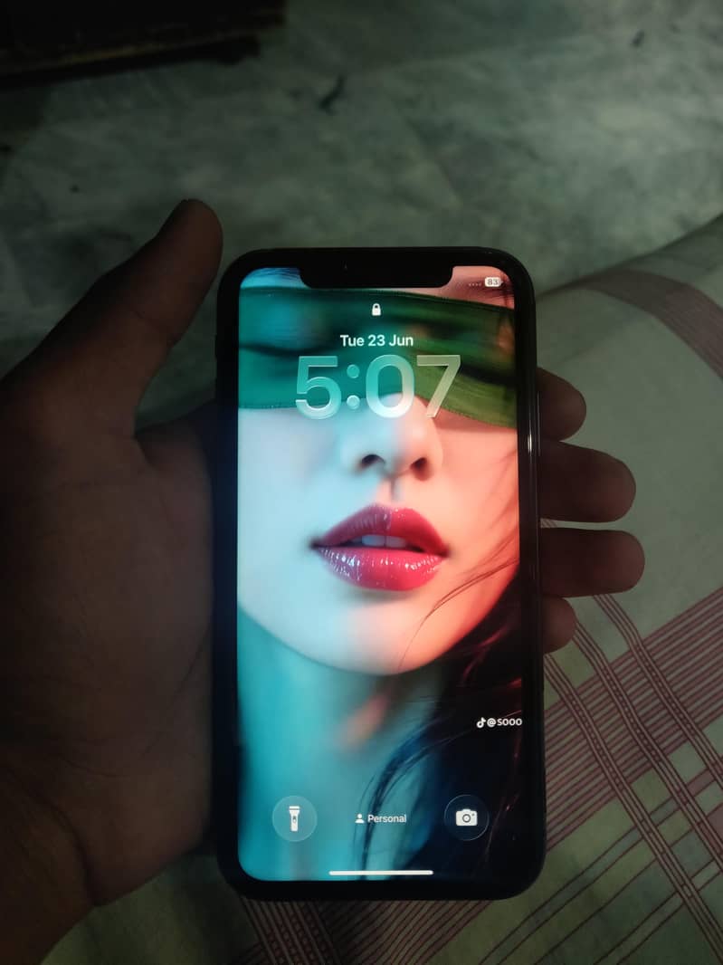 Apple iPhone 11 0