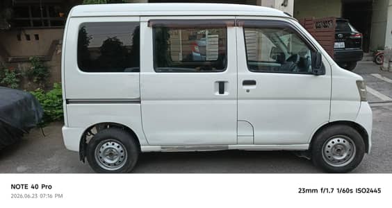 Daihatsu Hijet 2013