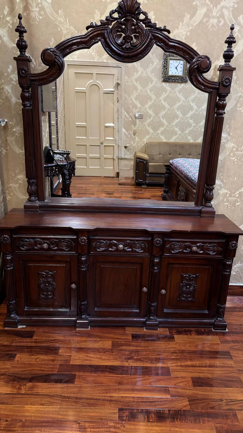 Dressing table 0