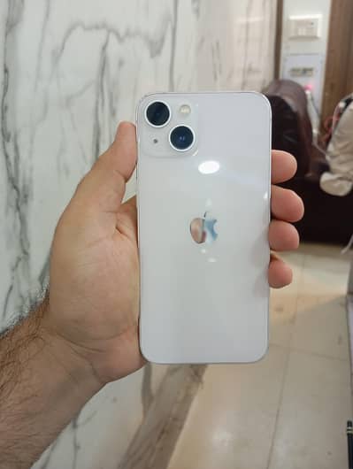 Apple iPhone 13