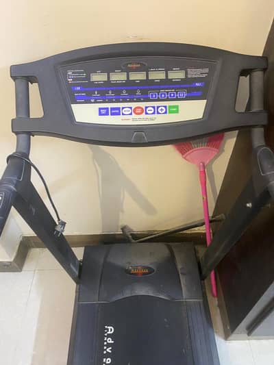 Automatic Treadmill for Sale – Excellent Condition (Barely Used)
