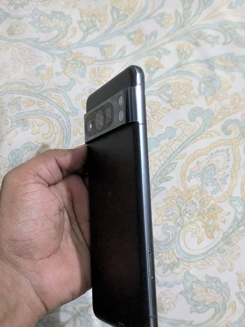 Google Pixel 8 Pro 4