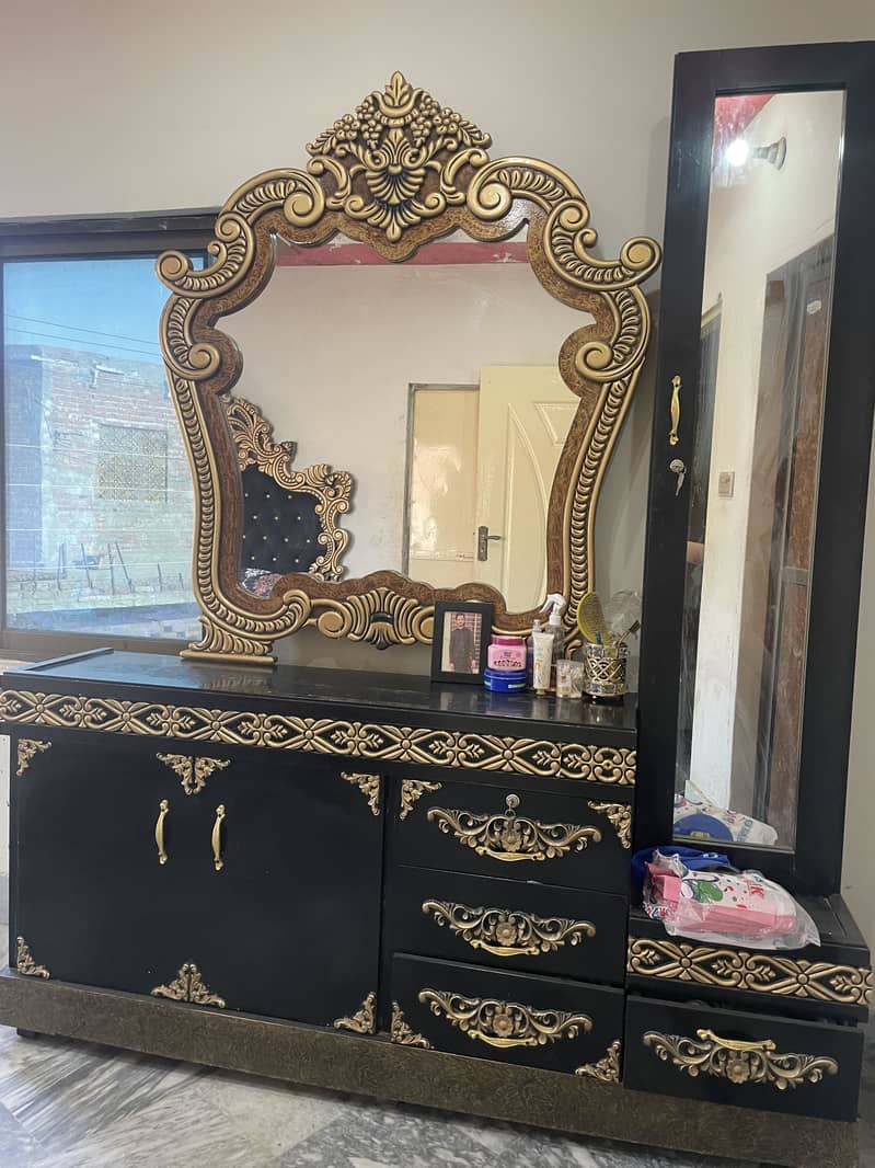 King size bed side table dressing 2