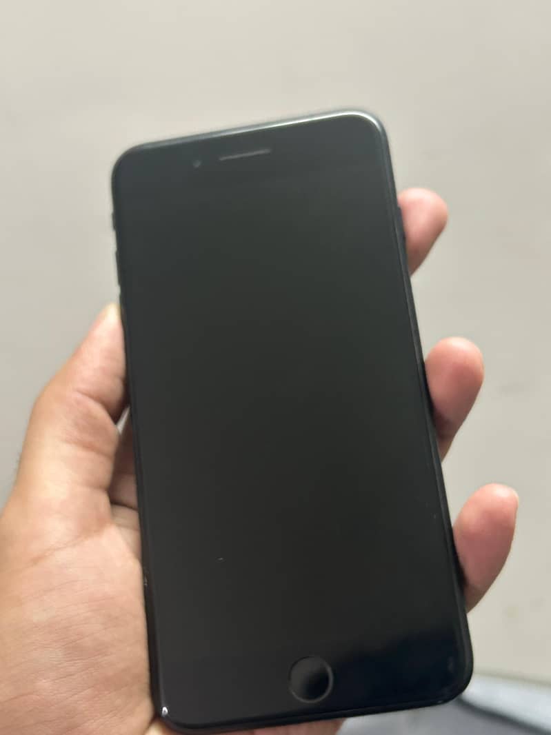 Apple iPhone 7 Plus 1