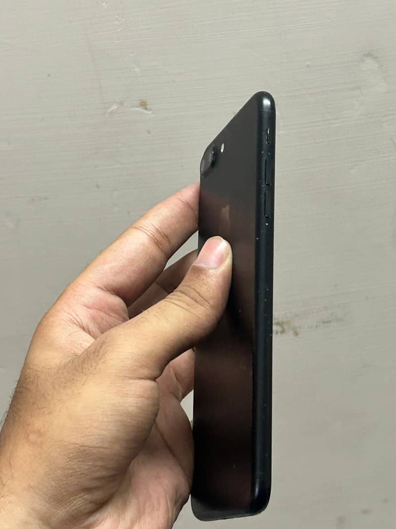 Apple iPhone 7 Plus 4